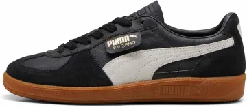 黒のPUMA Palermo LTH。淡いグレーのラインとガムソール